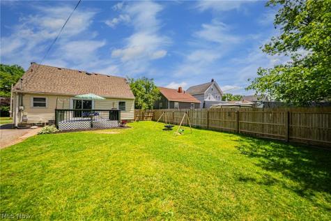 172 Brandtson Avenue Elyria OH 44035