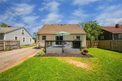 172 Brandtson Avenue Elyria OH 44035