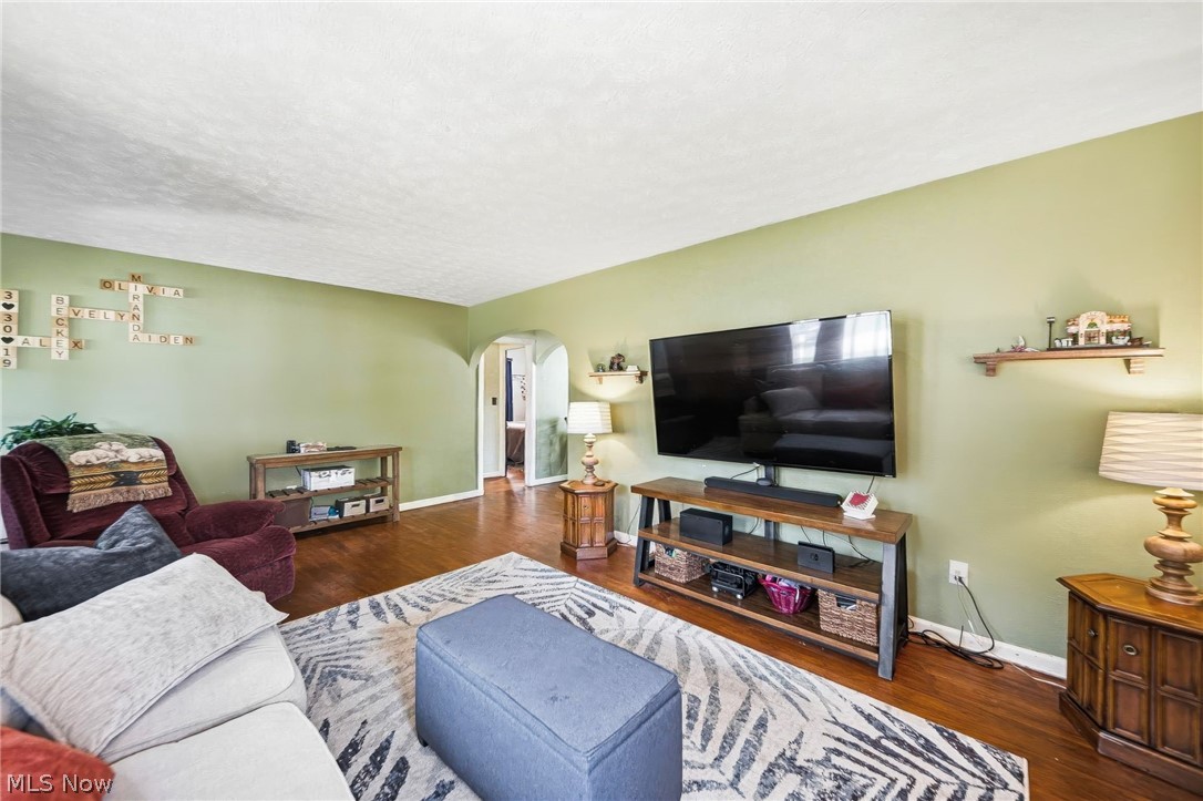 172 Brandtson Avenue Elyria OH 44035