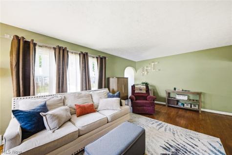 172 Brandtson Avenue Elyria OH 44035
