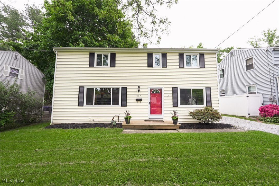 1087 Madrid Drive Akron OH 44313