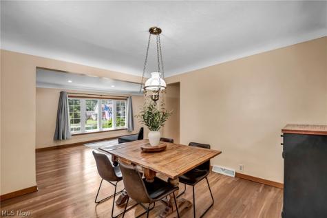 4827 Maple Street Willoughby OH 44094