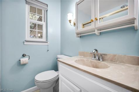 4827 Maple Street Willoughby OH 44094
