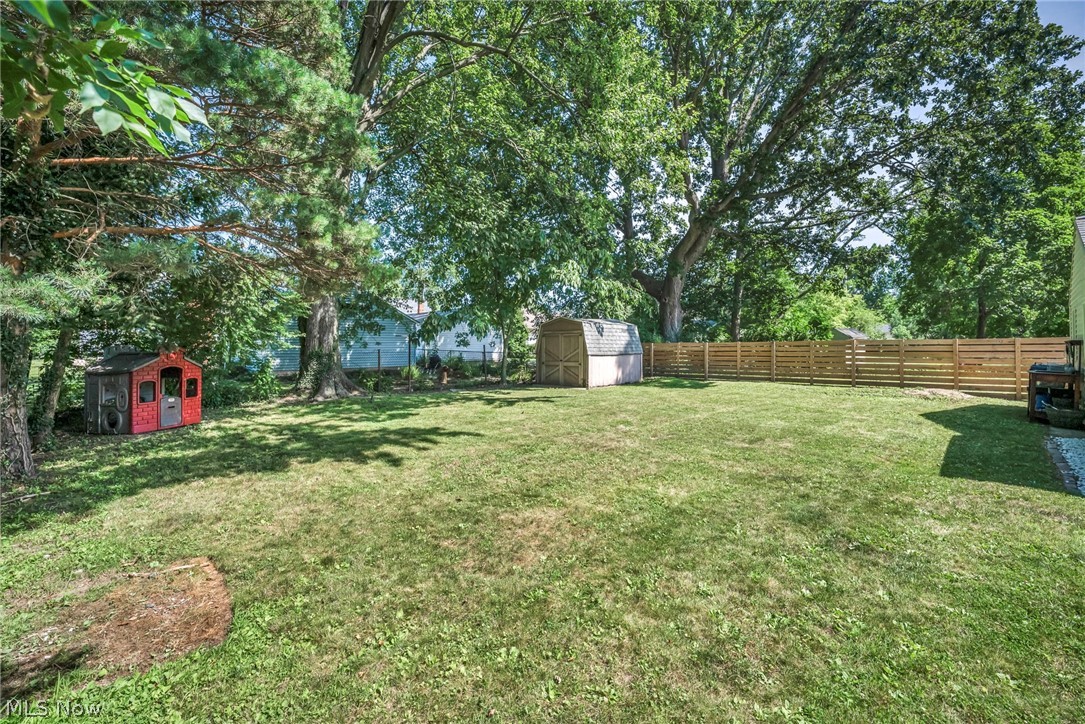 4827 Maple Street Willoughby OH 44094