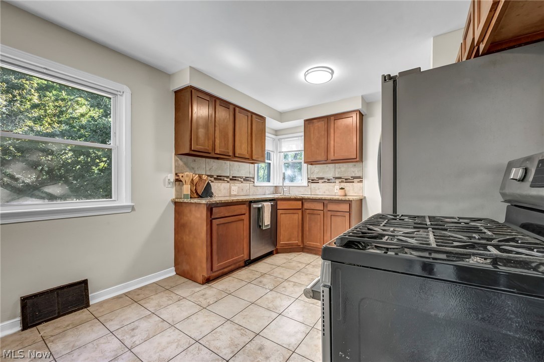 60 Greencroft Road Bedford OH 44146