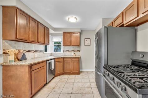 60 Greencroft Road Bedford OH 44146