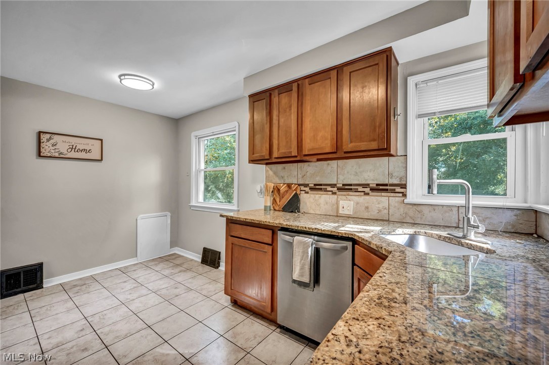 60 Greencroft Road Bedford OH 44146