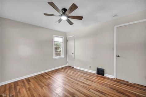 60 Greencroft Road Bedford OH 44146