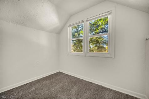 60 Greencroft Road Bedford OH 44146