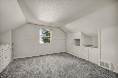 60 Greencroft Road Bedford OH 44146