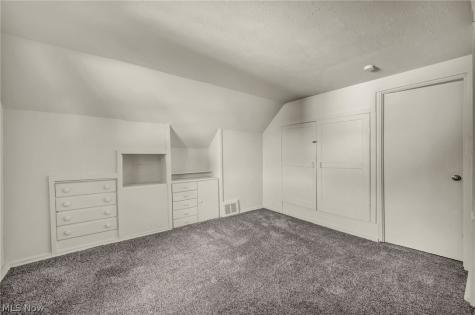60 Greencroft Road Bedford OH 44146