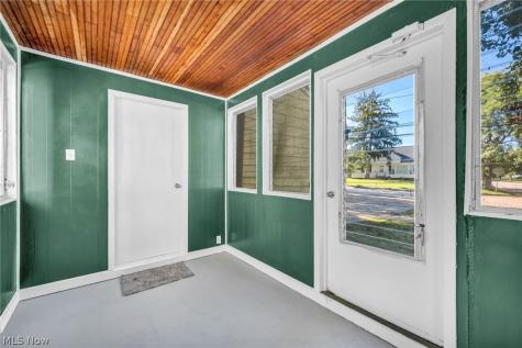 60 Greencroft Road Bedford OH 44146