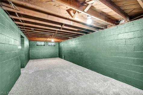 60 Greencroft Road Bedford OH 44146