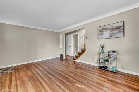 60 Greencroft Road Bedford OH 44146