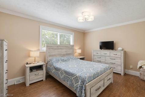 7875 Newcomb Drive Parma OH 44129