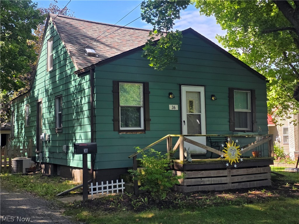 36 Benton Street Austintown OH 44515