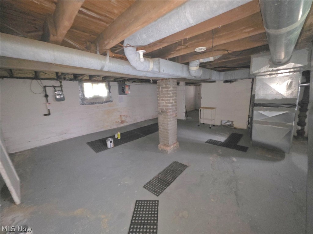 36 Benton Street Austintown OH 44515