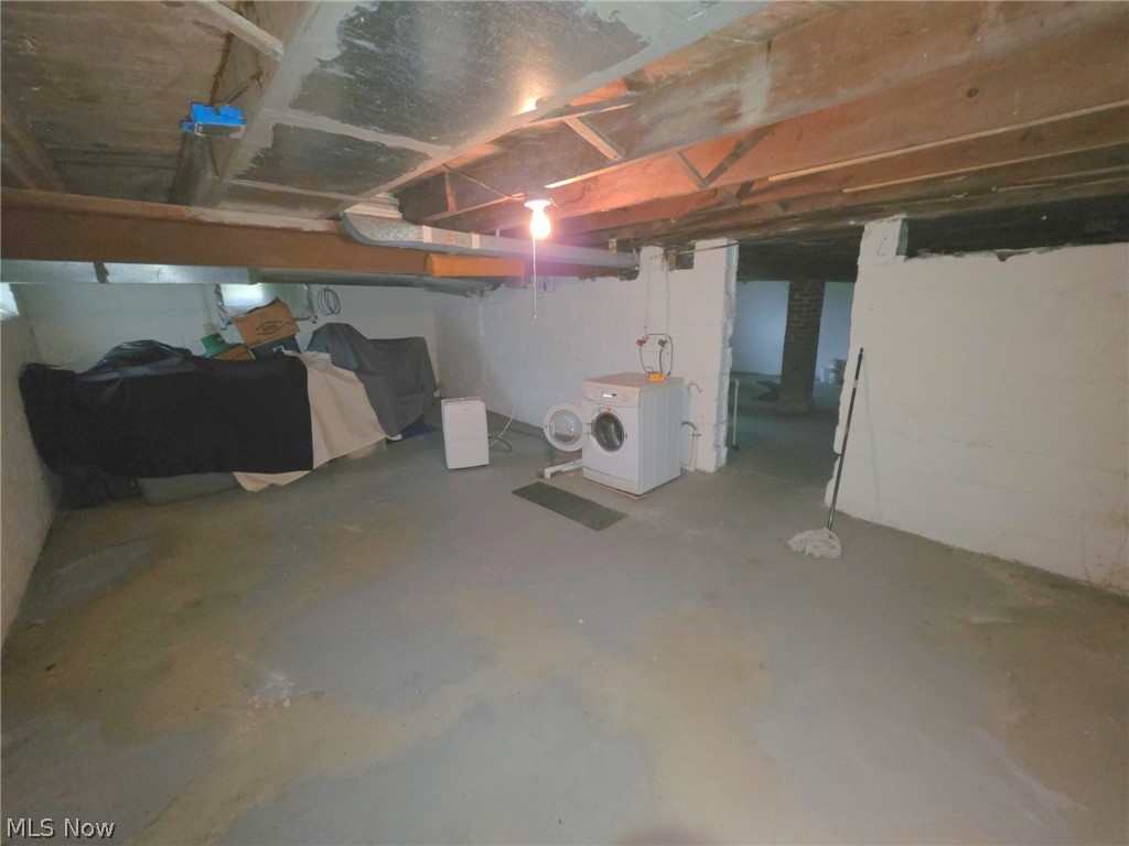36 Benton Street Austintown OH 44515