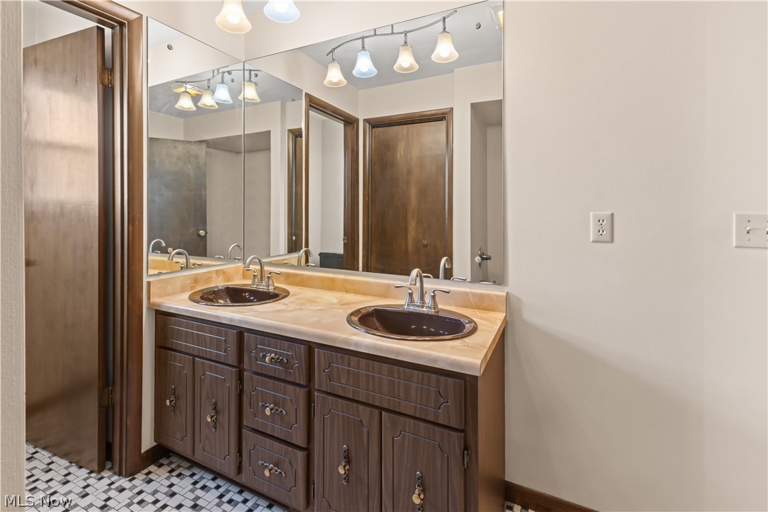 123 Brian Street Mingo Junction OH 43938