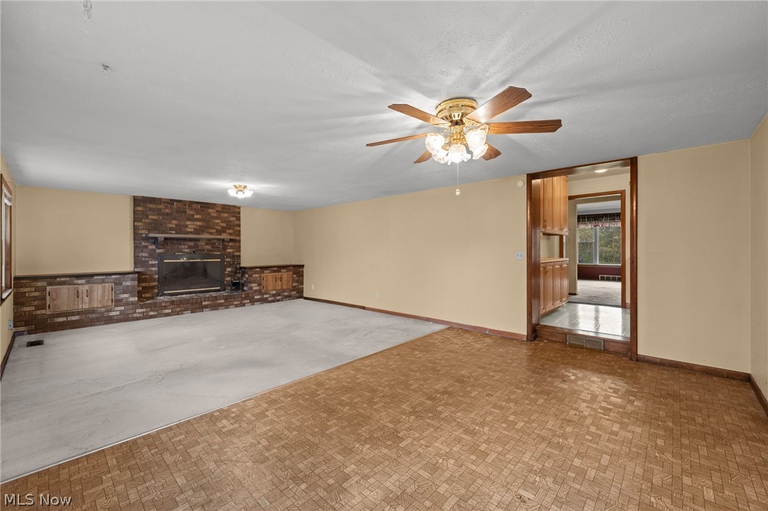 2031 W Pleasant Valley Road Parma OH 44134