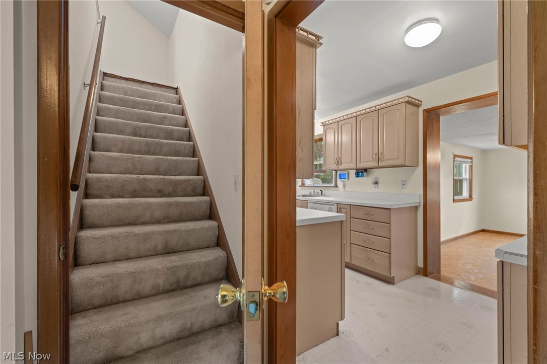 2031 W Pleasant Valley Road Parma OH 44134