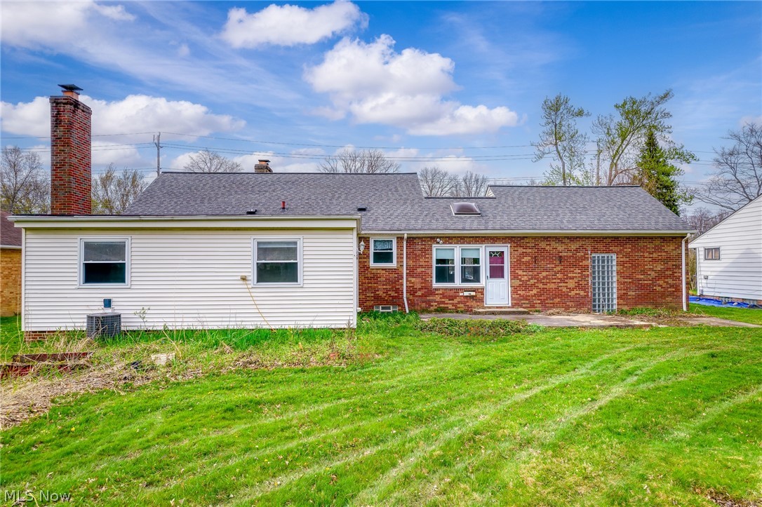 2031 W Pleasant Valley Road Parma OH 44134