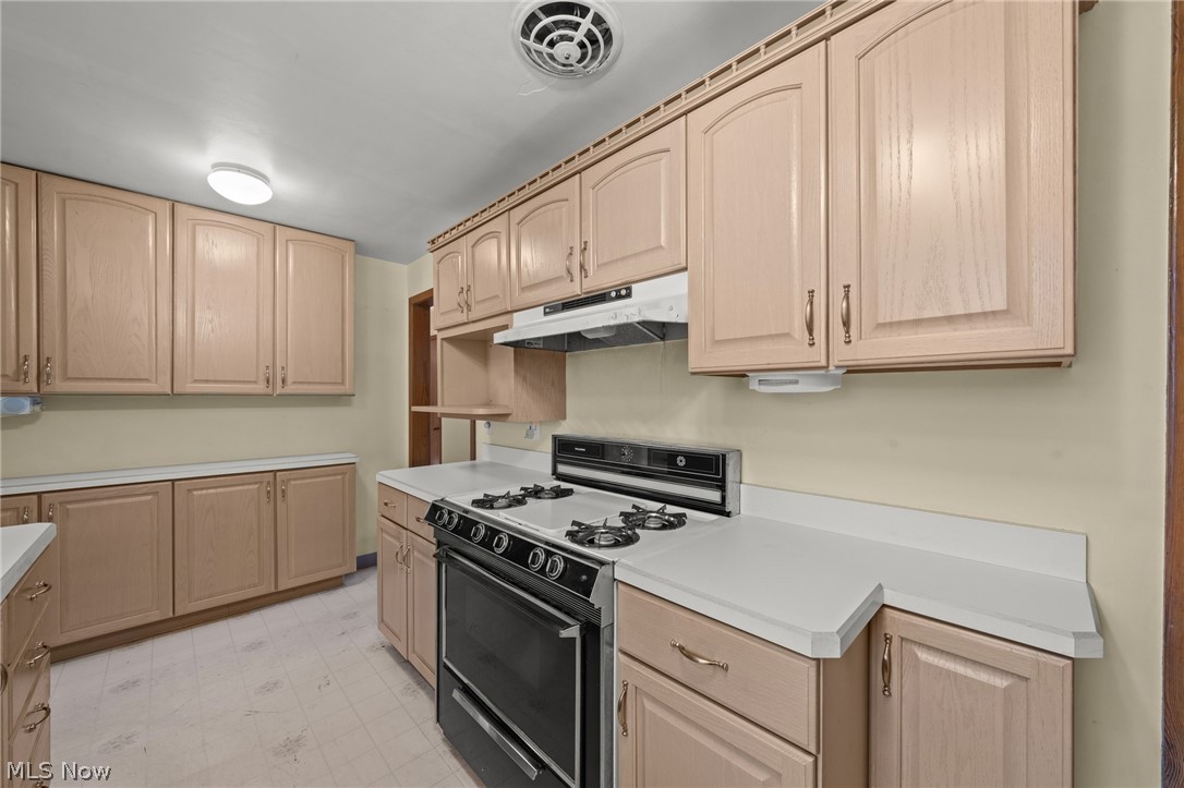2031 W Pleasant Valley Road Parma OH 44134