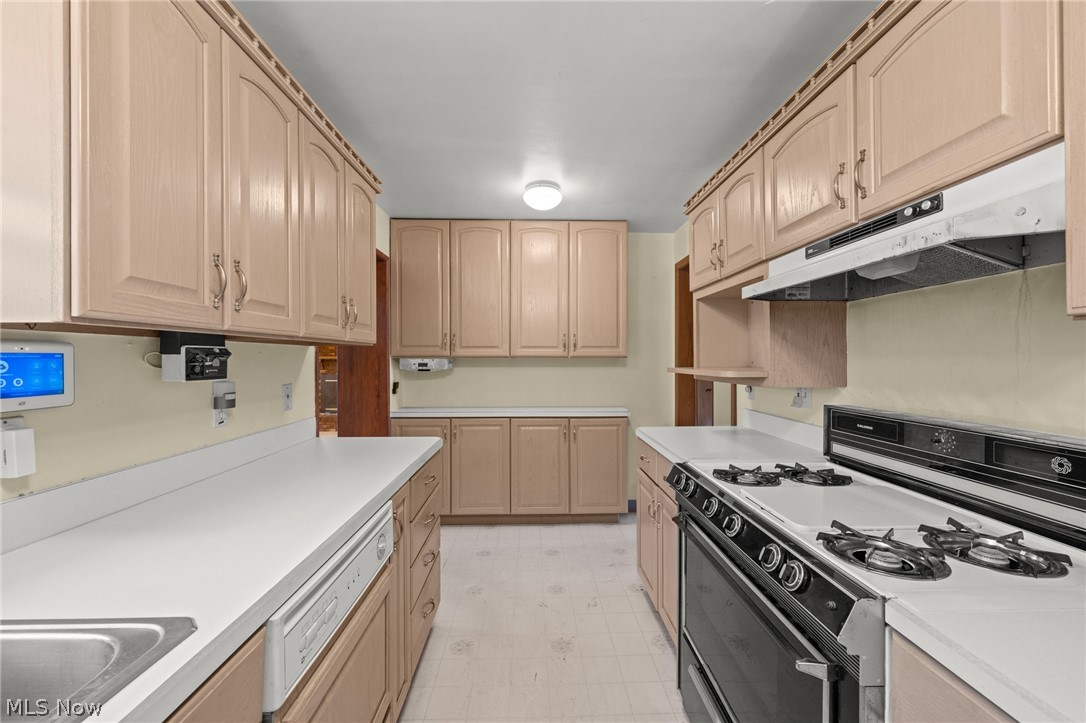 2031 W Pleasant Valley Road Parma OH 44134