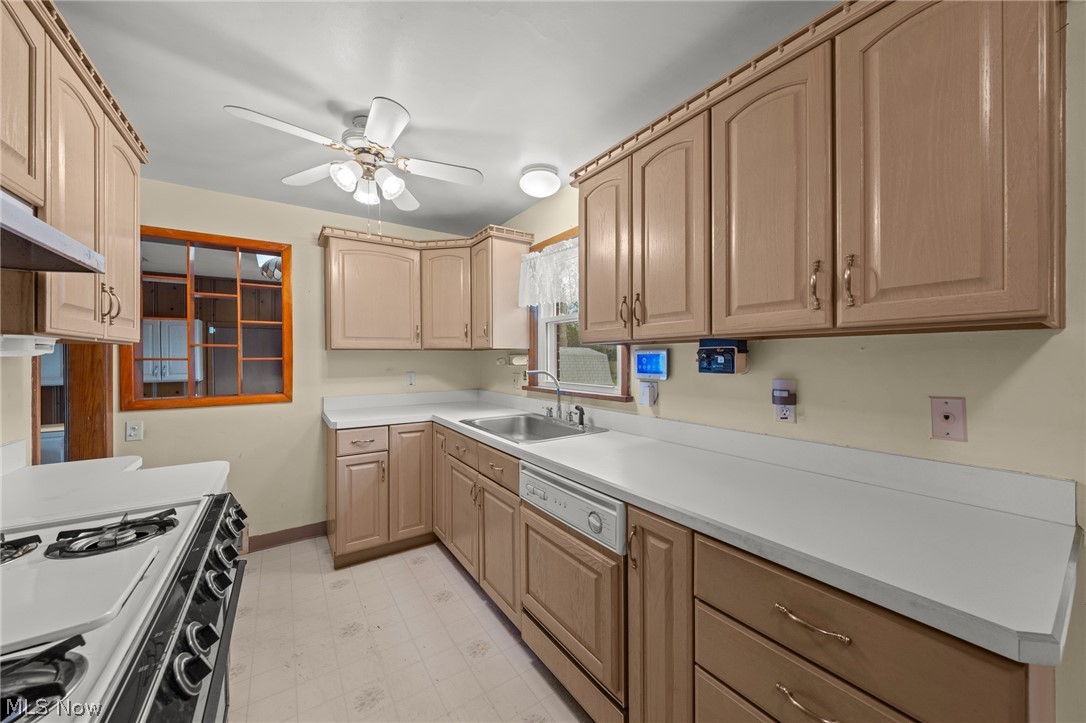 2031 W Pleasant Valley Road Parma OH 44134