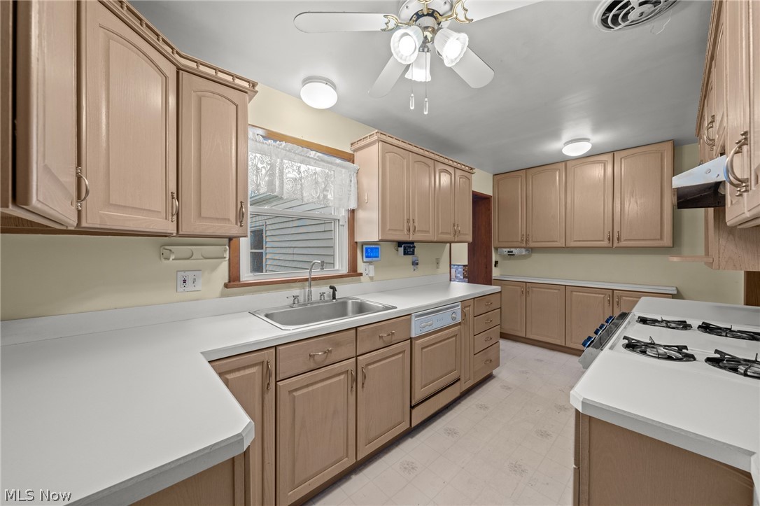 2031 W Pleasant Valley Road Parma OH 44134
