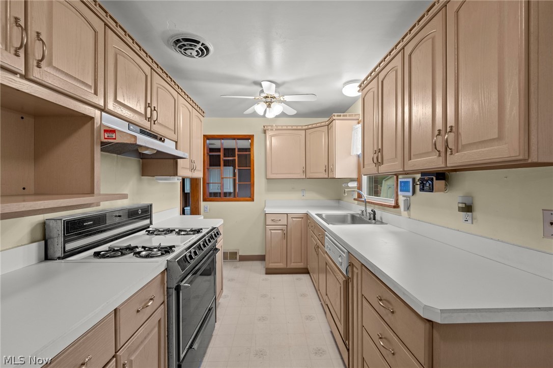 2031 W Pleasant Valley Road Parma OH 44134