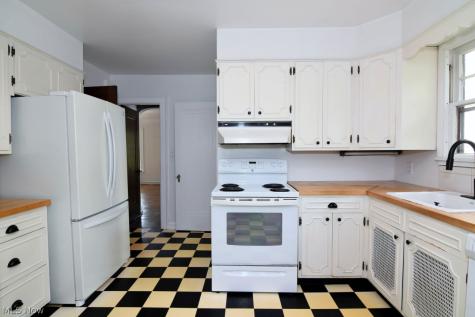 3549 Cedarbrook Road University Heights OH 44118