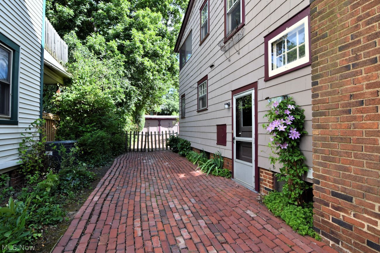 3549 Cedarbrook Road University Heights OH 44118