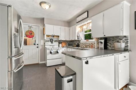 4280 Beechwood Avenue Alliance OH 44601