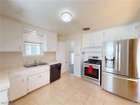 1179 Roland Road Lyndhurst OH 44124