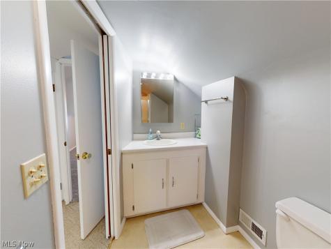1179 Roland Road Lyndhurst OH 44124