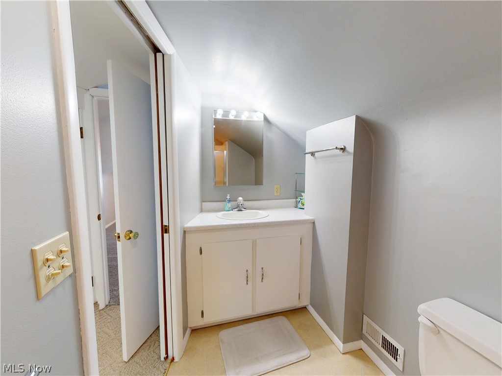1179 Roland Road Lyndhurst OH 44124
