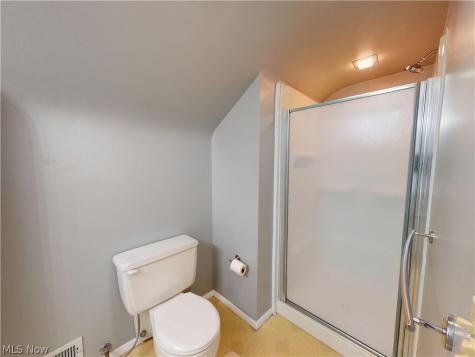 1179 Roland Road Lyndhurst OH 44124