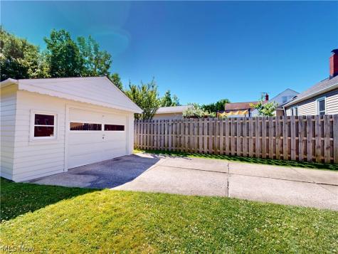 1179 Roland Road Lyndhurst OH 44124