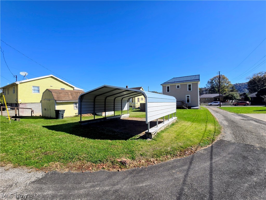 212 Central Avenue Tiltonsville OH 43963