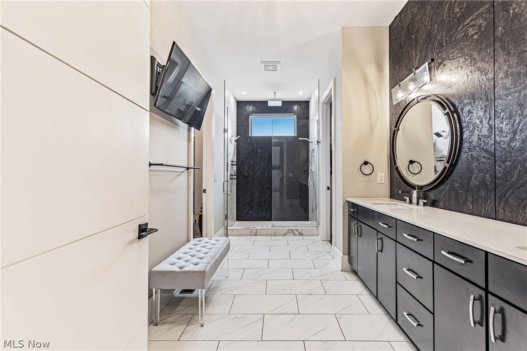 5740 Shadow Ridge Circle NW North Canton OH 44720