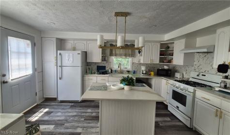513 Henry Street Elyria OH 44035