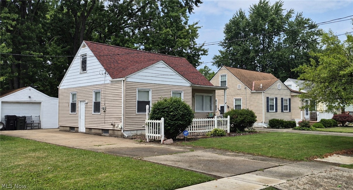 513 Henry Street Elyria OH 44035