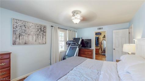 1661 Rexdale Drive Cuyahoga Falls OH 44221