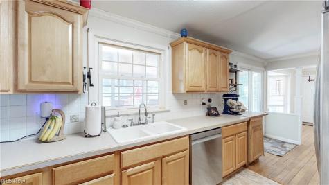 1661 Rexdale Drive Cuyahoga Falls OH 44221