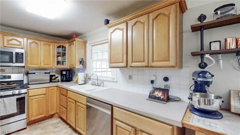 1661 Rexdale Drive Cuyahoga Falls OH 44221