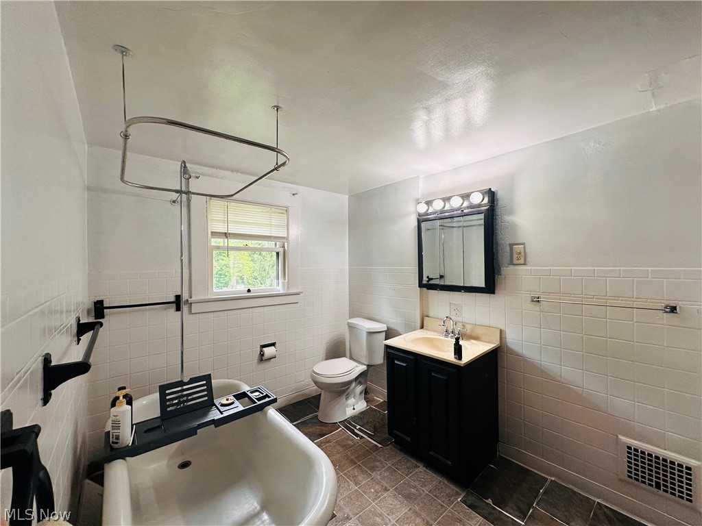 966 Lanterman Avenue Youngstown OH 44511