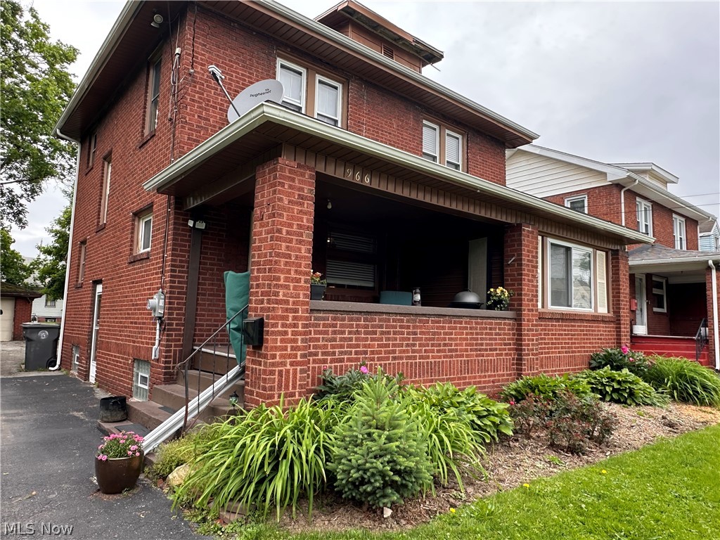 966 Lanterman Avenue Youngstown OH 44511