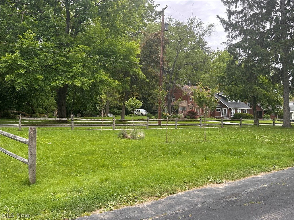 966 Lanterman Avenue Youngstown OH 44511