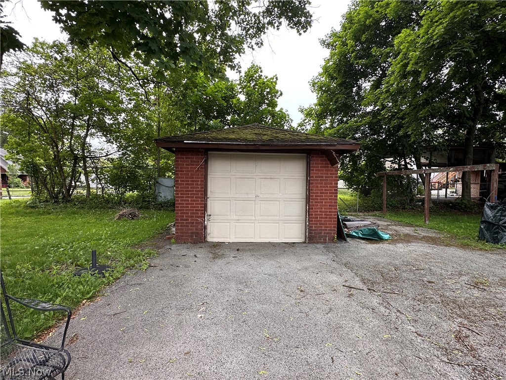 966 Lanterman Avenue Youngstown OH 44511